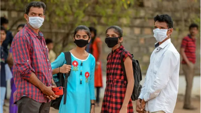 విద్యార్థులు