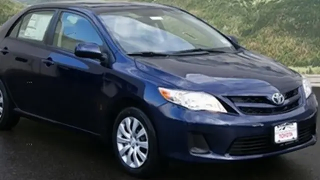 Toyota Corolla azul