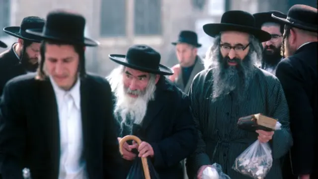 يهود من الطائفة الأرثوذكسية في القدس