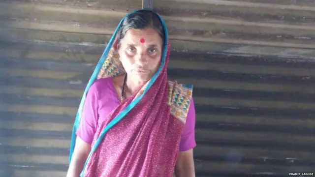 मार्गदर्शन न मिळाल्यानं शोभा काकड यांची कपाशी जळून गेली.