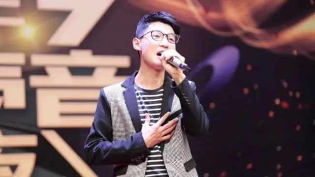 夏同学喜欢英国文化，但现在不确定是否按照计划来英国留学