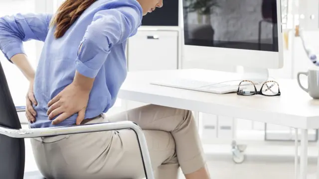 Mujer con dolor de espalda