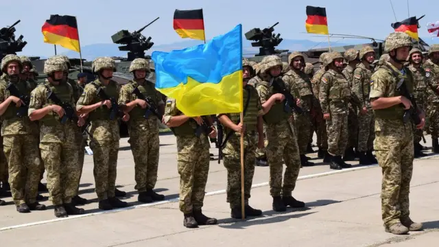 Представители армии Украины