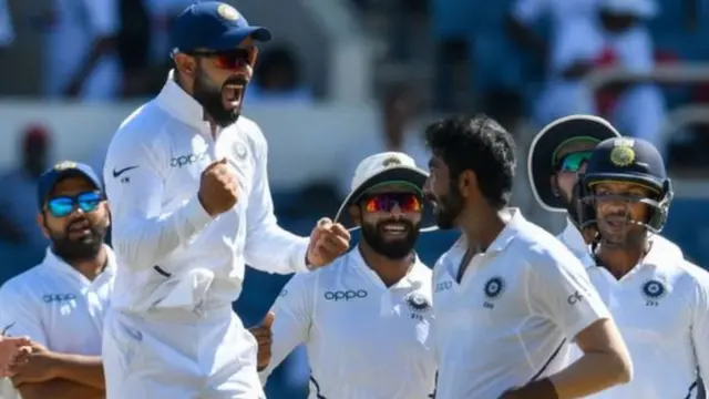 டெஸ்ட் தொடரை வென்ற இந்தியா : சிறந்த கேப்டன் தோனியா? கோலியா? - வலுக்கும் விவாதம்