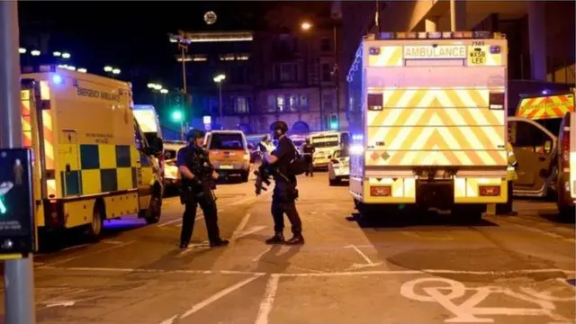 بالصور: لحظات ما بعد انفجارمانشستر