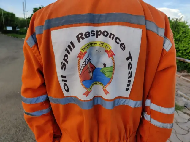 విశాఖ తీరంలో బంగ్లాదేశ్ నౌక