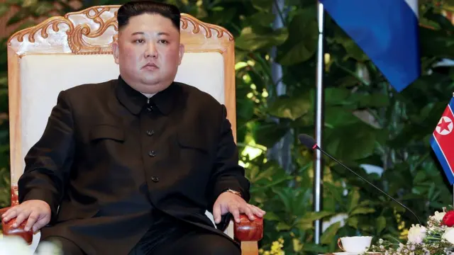 Kim Jong-un, umutegetsi wa Koreya ya ruguru, mu nama yamuhuje na Nguyen Xuan Phuc (utagaragara ku ifoto), minisitiri w'intebe wa Vietnam, mu murwa mukuru Hanoi w'iki gihugu ku itariki ya mbere y'uku kwezi kwa gatatu