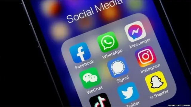 सोशल मीडिया