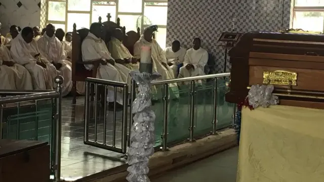 Ndị fada na akwamozu Paul Offu