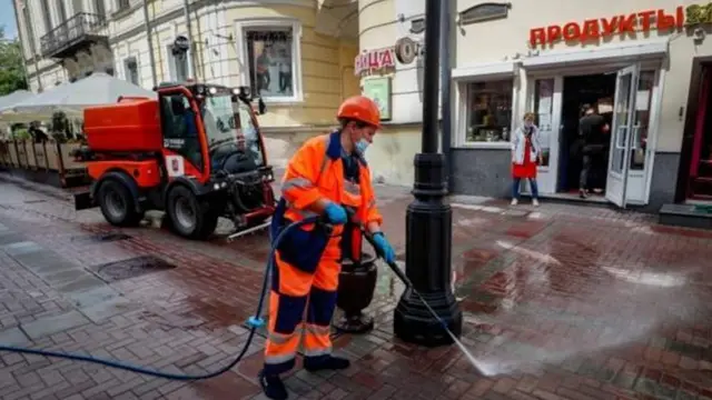 Дезинфекция на улицах в России
