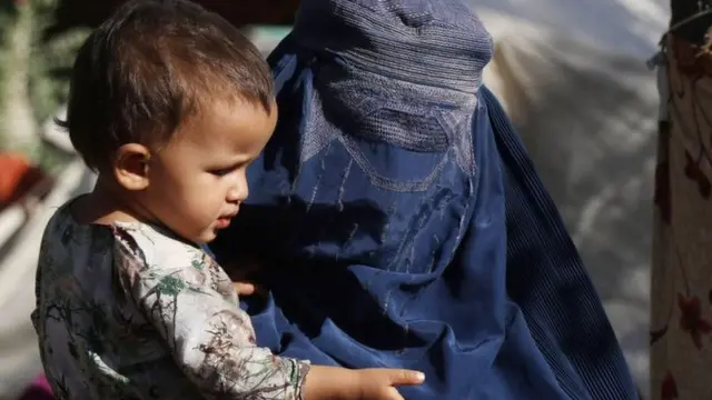 Ребенок и мать