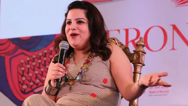 কমেডিয়ান মল্লিকা দুয়া