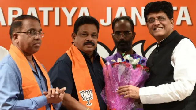 दयानंद सोपटे आणि सुभाष शिरोडकर यांनी गेल्या वर्षी भाजपात प्रवेश केला.