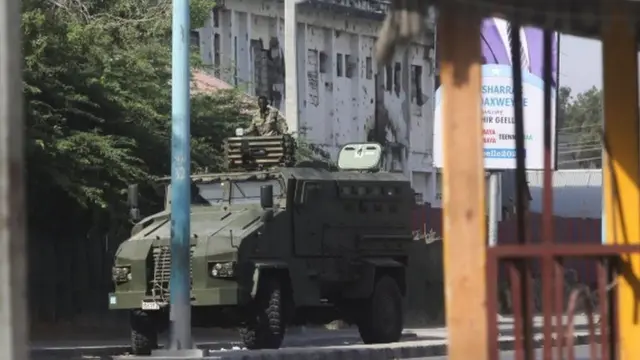 ድርዕቲ ወታሃደራዊት መኪና አብ ጎደናታት ሞቓድሾ