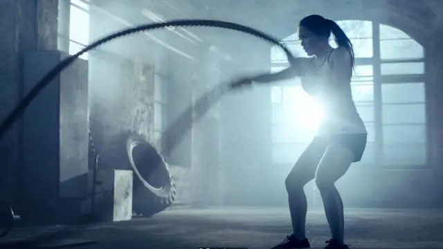 Производители протеиновых добавок советуют выпивать после тренировки протеиновый коктейль, чтобы мышечные ткани восстанавливались и росли