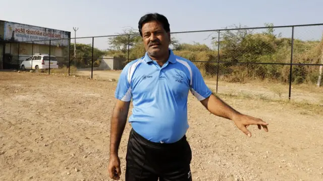 વૉલી બૉલ ખેલાડીઓના કોચ