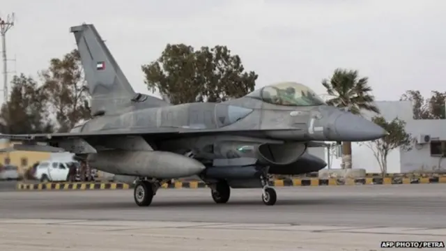 Diyaaradaha F-16 ee Imaaraadka