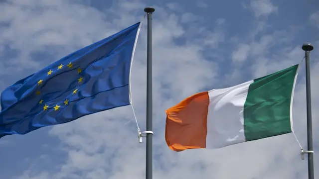 Bandeiras da UE e da Irlanda