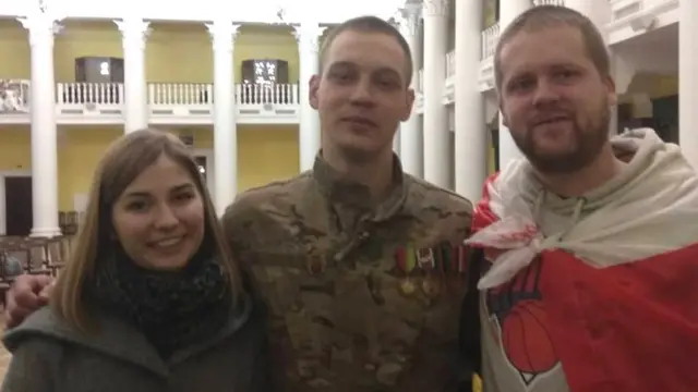 З добровольцем