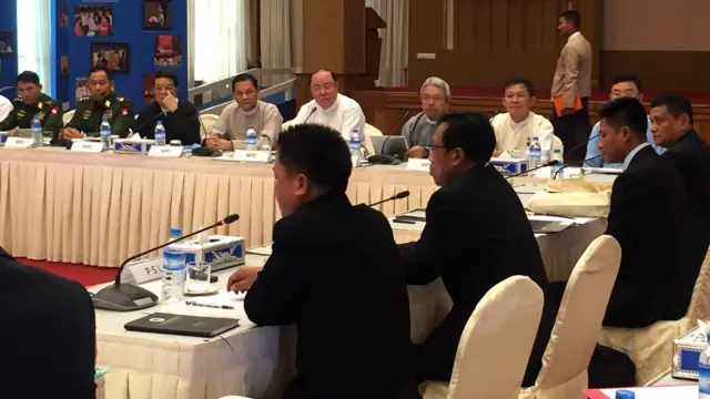 ဒီအဖွဲ့ ၈ ဖွဲ့ နဲ့ အစိုးရတို့ ပထမဆုံးတွေ့ဆုံတာ ဖြစ်ပါတယ်။