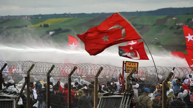 Ergenekon davasında sanıkların son savunmalarını vermeye hazırlandıkları 8 Nisan 2013'te cezaevi dışındaki protestoculara müdahale edildi