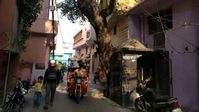 विवादित मकान वाला मुहल्ला