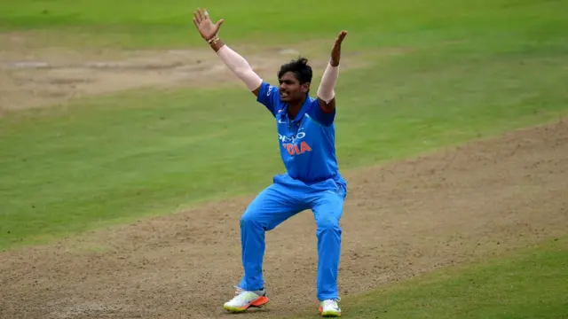 अनुकूल राय