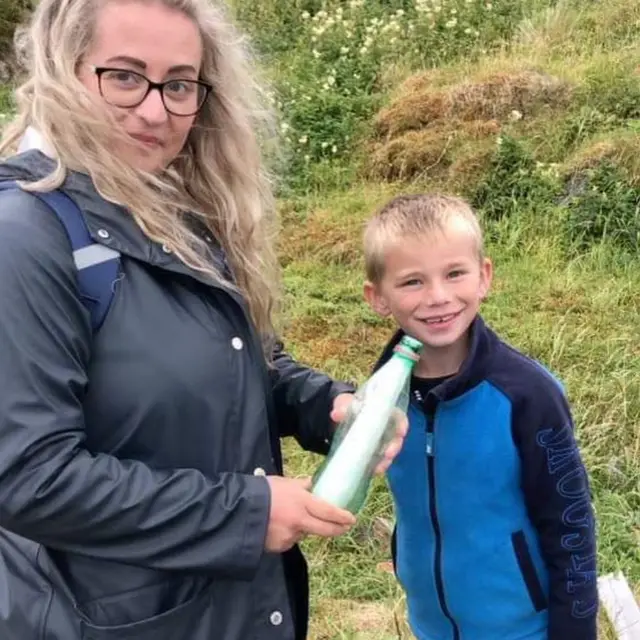 Eleenaa fi ilmashii xalayaa qaruuraa keessatti argame waliin