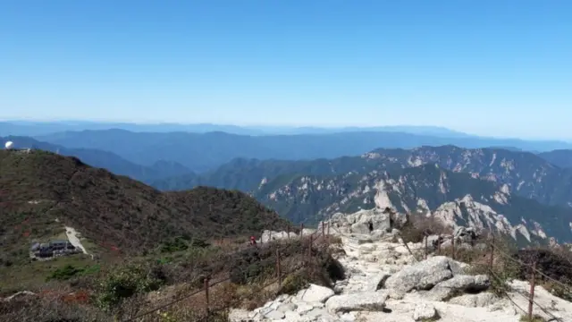 지형적 특성때문에 한국의 기상 예보는 정확도가 떨어진다