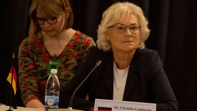 وزیر دفاع آلمان