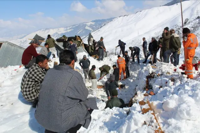 हिमस्खलन, बर्फ़बारी, कश्मीर