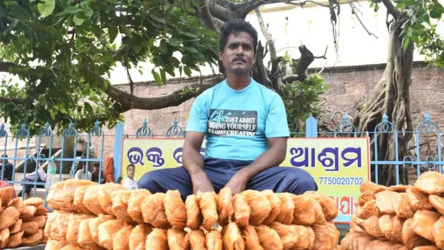 खाजा बेचने वाले प्रफुल्ल महापात्र