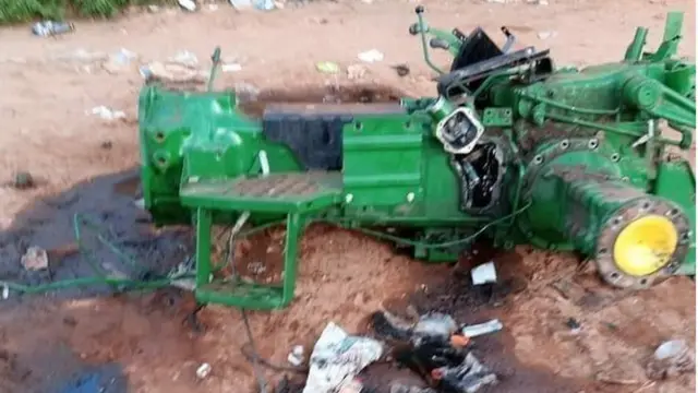 Aworan ẹrọ ikọlẹ(Tractor)