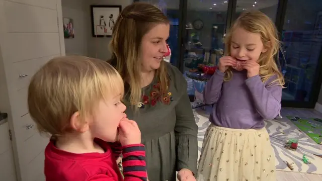 Anna Soutocon su familia