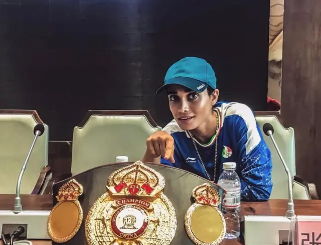 تینا آخوندتبار