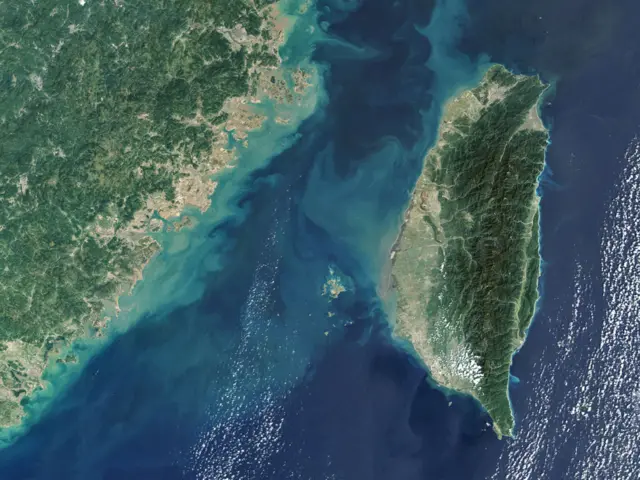 台湾海峡卫星照片
