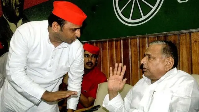 मुलायम सिंह यादव और अखिलेश यादव