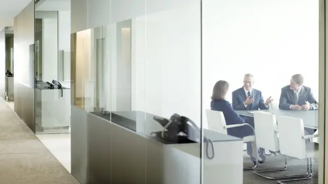 Вам лучше не опаздывать на совещания - вам этого не простят