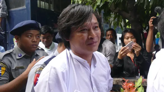 တရားစွဲခံထားရတဲ့ အလဲဗင်းသတင်းထောက်တွေ