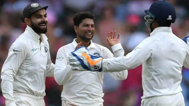 कुलदीप यादव और विराट कोहली