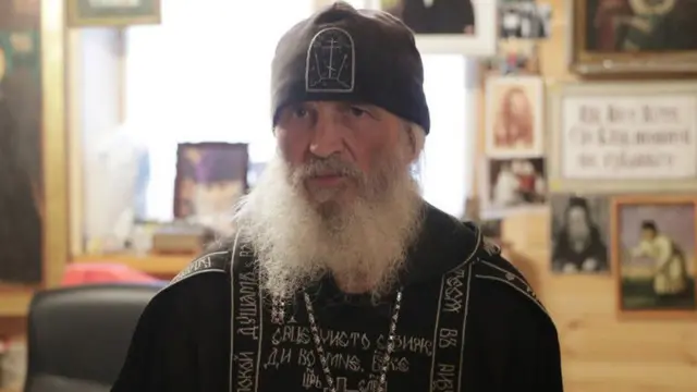 కోవిడ్ లేదని తోసి పుచ్చిన మతాధికారిని అరెస్టు చేసిన రష్యా పోలీసులు