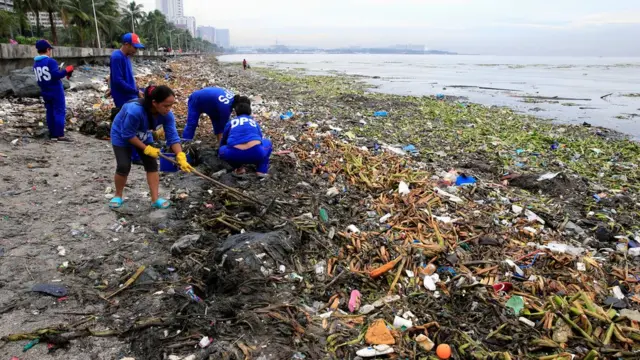 在菲律賓呂宋東部沿海登陸