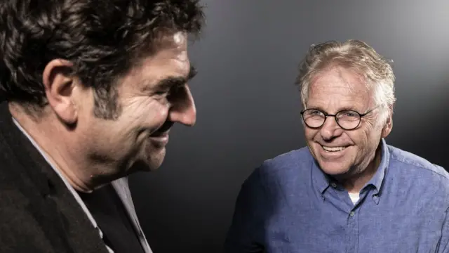 مخرج الفيلم رومين غوبيل (يسار) والسياسي دانييل كون-بينديت