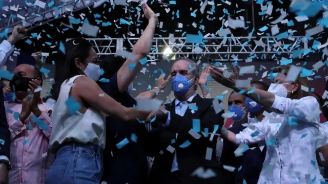 Luis Abinader durante los festejos por la victoria.
