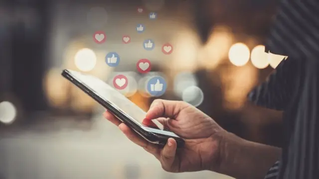 அதிகரித்து வரும் இணைய சேவை முடக்கம் - எங்கே செல்கிறது இந்தியா?