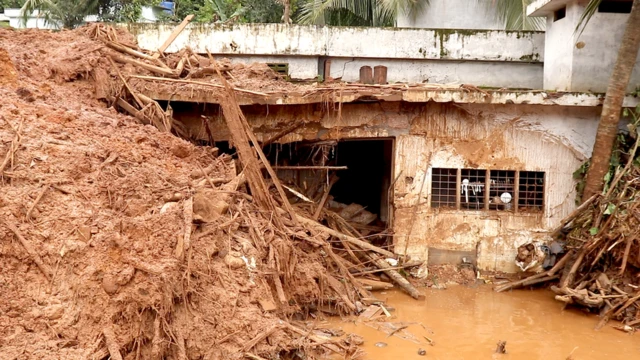 இடிந்த வீடு