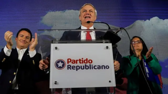 José Antonio Kast celebra el triunfo de su partido.