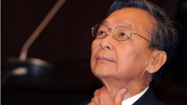 ชวน หลีกภัย