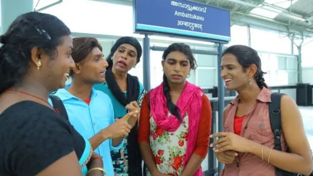 கொச்சி மெட்ரோ ரயில் சேவை பணியில் திருநங்கைகள்