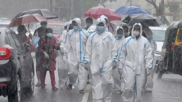 સ્વાસ્થ્યકર્મીઓ